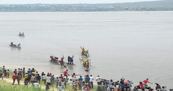 Congo. Ngabé: Une course de piroguiers pour saluer l’activisme des populations course_des_piroguiers,-Congo