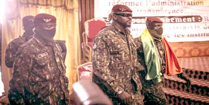 Guinée : quand Mamady Doumbouya reprochait aux Français de se prendre « pour le colon qui sait tout » Mamady-Doumbouya