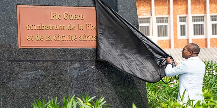 Bénin. Intervention du Président de la République, Monsieur Patrice TALON, lors de la cérémonie de dévoilement du monument Bio Guera Patrice-Talon-devoilant-le-monument-Bio-Guera
