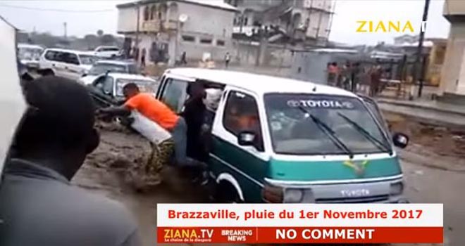 Torrents d’eau sur les artères de Brazzaville: les populations au secours des passagers des voitures Torrents d’eau sur les artères de Brazzaville: les populations au secours des passagers des voitures