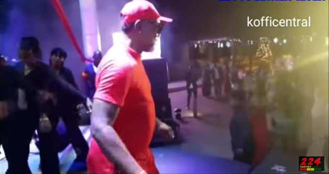 Concert: Koffi Olomide met le feu au Palm Camayenne à Conakry