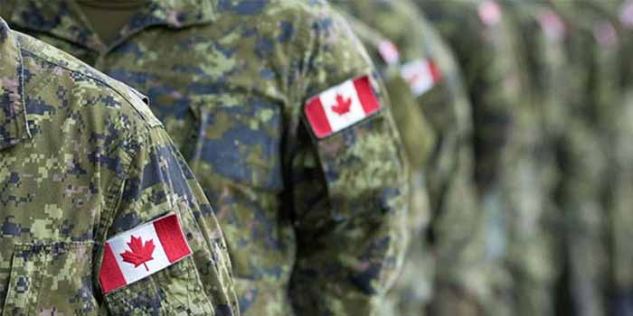 Les oiseaux de la mort du Canada (hélicoptères militaires) dans une Afrique très maganée.