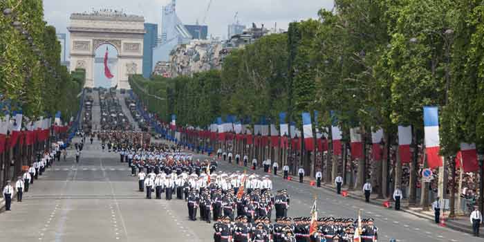 4 manières de défiler autrement pour le 14 juillet 4 manières de défiler autrement pour le 14 juillet