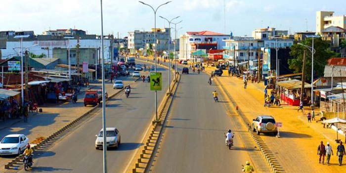 Bénin : la Banque africaine de développement accorde un prêt de 61 millions d’euros pour électrifier 300 communes rurales