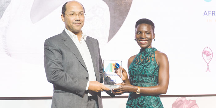 La journaliste ougandaise Nila Yasmin, désignée la Journaliste Africaine 2019, reçoit le Prix APO Group