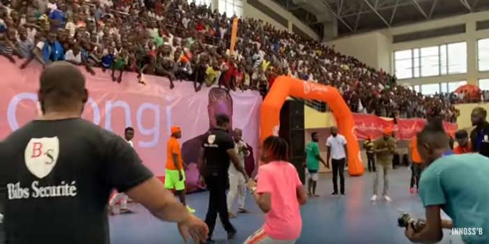 Innoss'B – Live à Brazzaville (Rétro 2019) Innoss'B – Live à Brazzaville (Rétro 2019)