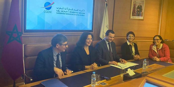 La CGEM adhère à la charte « ensemble pour l’effectivité du droit constitutionnel à la parité » Signature-de-la-charte-ensemble-pour-l_effectivite-du-droit-constitutionnel-a-la-parite