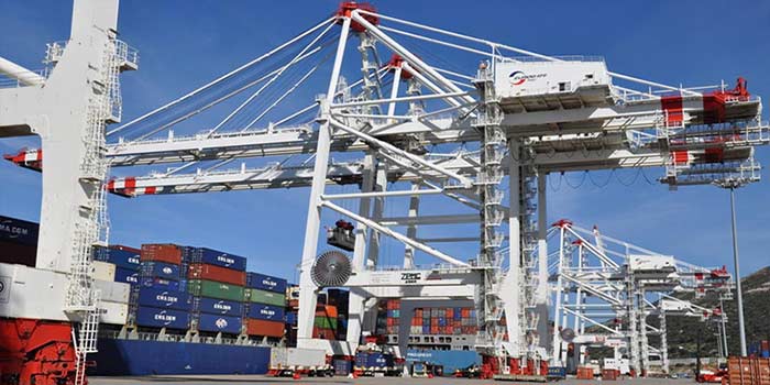 L_economie-marocaine-prise-en-tenaille