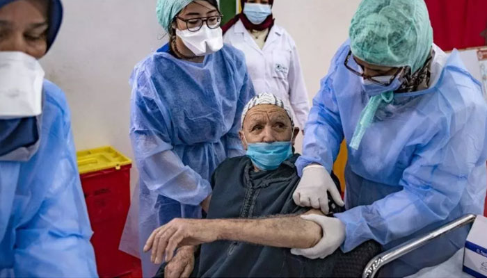 COVID-19 : une campagne de vaccination fébrile dans l’Union Européenne face à une excellente gestion vaccinale au Maroc