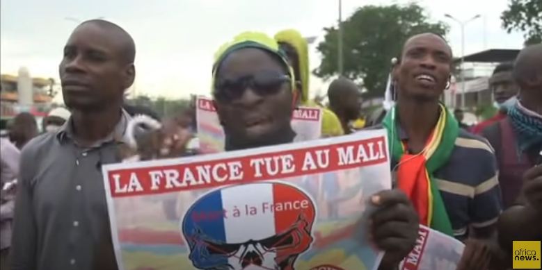 Mali : une manifestation pour le retrait total des troupes françaises