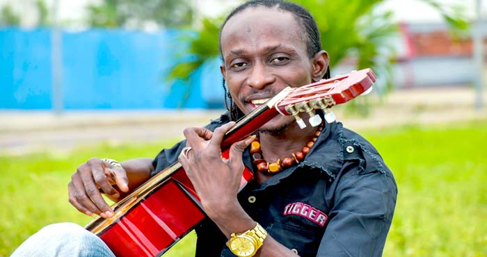 Quand le talent du jeune musicien congolais Parfait YOUNG s’exprime ici dans toute sa mesure
