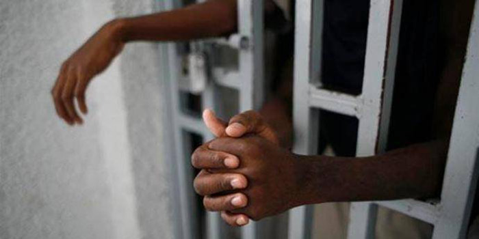 Un-prisonnier-dans-une-maison-carcerale