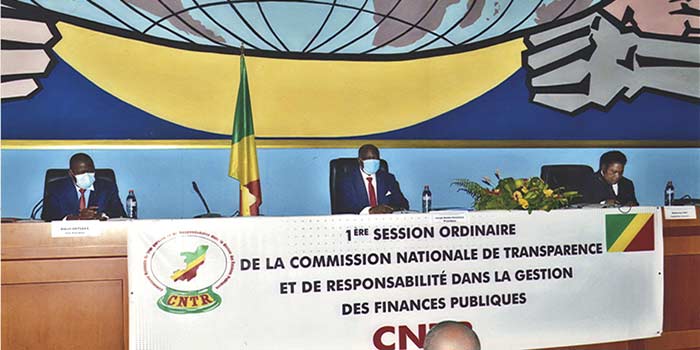 Congo. Enseignement : Les ministères sous le regard de la Commission nationale de Transparence Congo. Enseignement : Les ministères sous le regard de la Commission nationale de Transparence