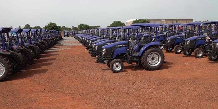 Burkina Faso/Mécanisation de l’agriculture : le Premier ministre remet officiellement 500 tracteurs aux producteurs