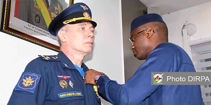 Mali/BMDAC : Le chef de la Mission Militaire de la Fédération de Russie élevé au grade de chevalier. Mali/BMDAC : Le chef de la Mission Militaire de la Fédération de Russie élevé au grade de chevalier.