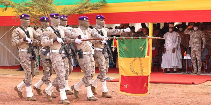 Mali. Sortie du contingent 2021-2022 : une centaine de jeunes recrues présentée au drapeau