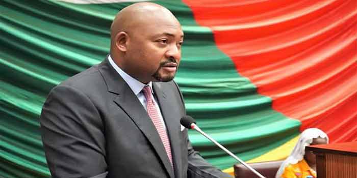 Centrafrique : la loi des finances 2023 adoptée par acclamation à l’Assemblée nationale Le-ministre-des-Finances-et-du-budget,-Herve-Ndoba