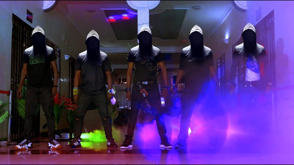 Congo. Instant détente avec Mako Musica dans « Bi wela wela » [clip official]