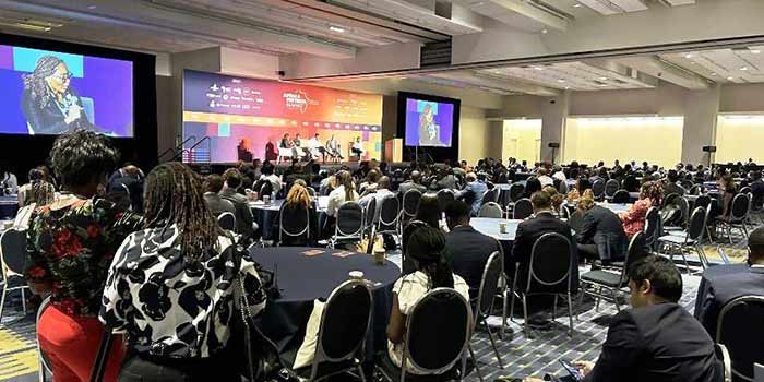 Deux Alumnis de l’Université de Kinshasa ont récemment marqué leur présence au prestigieux Africa Fintech Summit Alumni_-_Washington_Africa_Fintech_Summit2