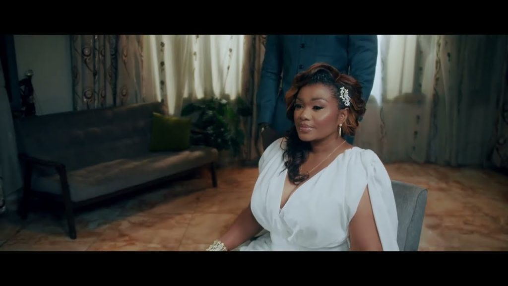 RDC. Instant détente avec Barbara Kanam dans « Oxygène » (Clip Officiel)