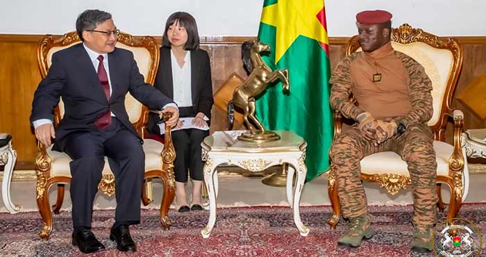 Coopération sino-burkinabè : le Chef de l’Etat échange avec le Représentant spécial du gouvernement chinois pour les affaires africaines