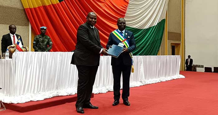 Centrafrique : le chef de l’Etat remet officiellement le projet de la nouvelle constitution