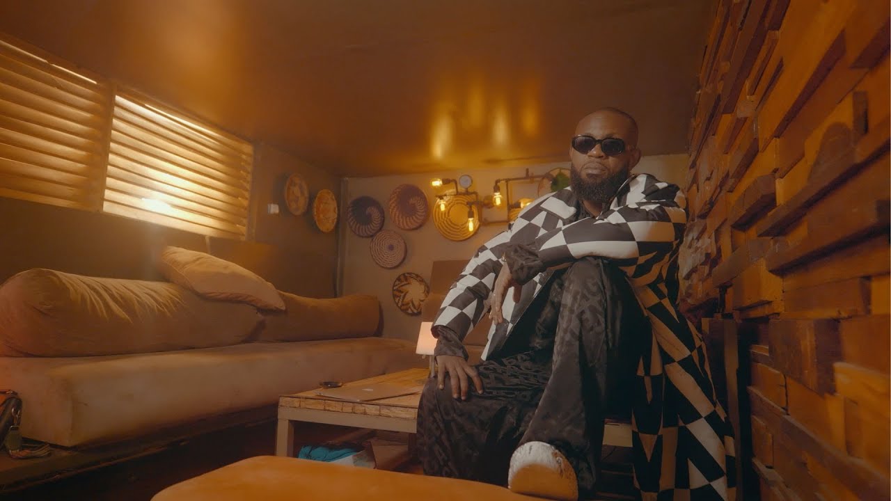 RD Congo. Instant détente avec Fabregas le Métis Noir dans « Menace » (Clip Officiel)